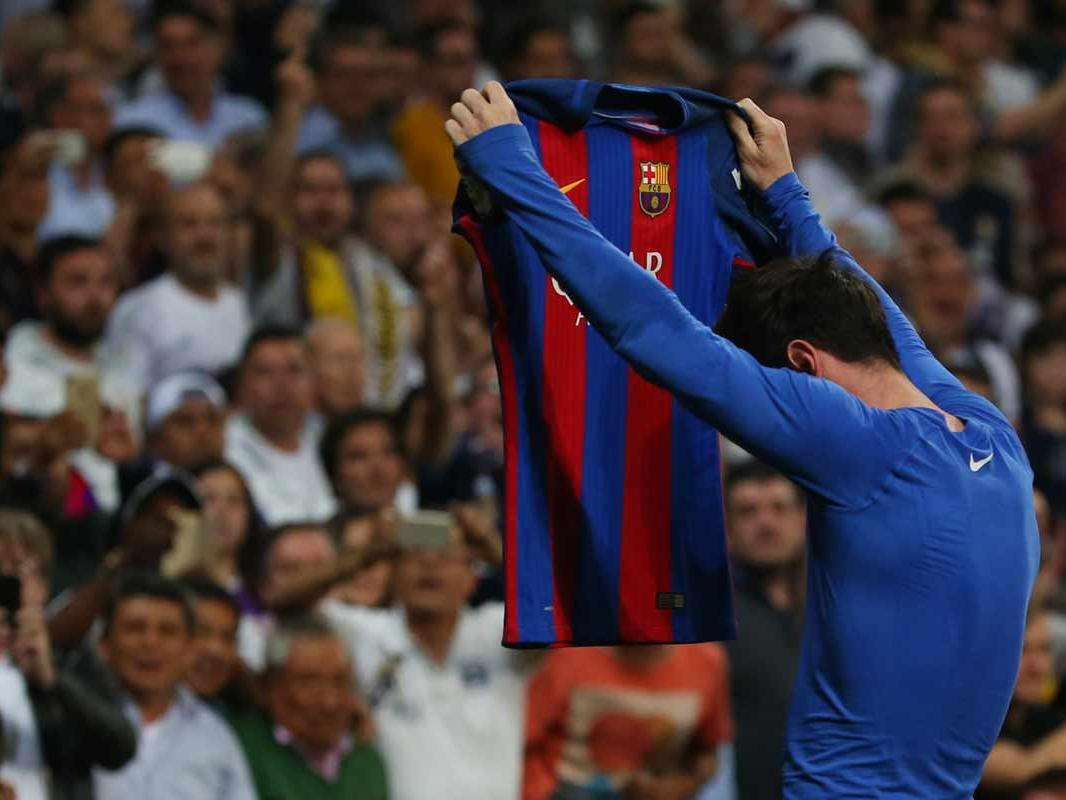 Stake-龙赛罗喷完皇马后看皇马回暖，又开始黑巴萨和梅西！